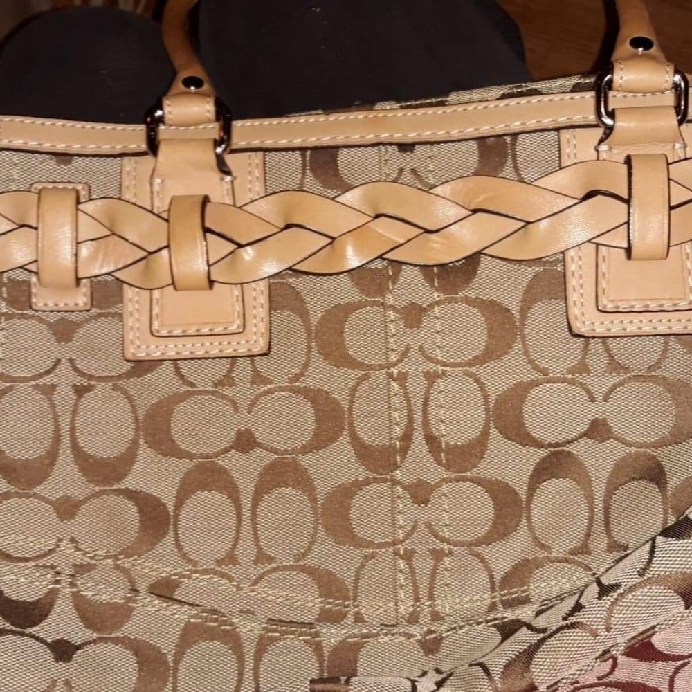 Authentic coach Hamilton carry all style purse